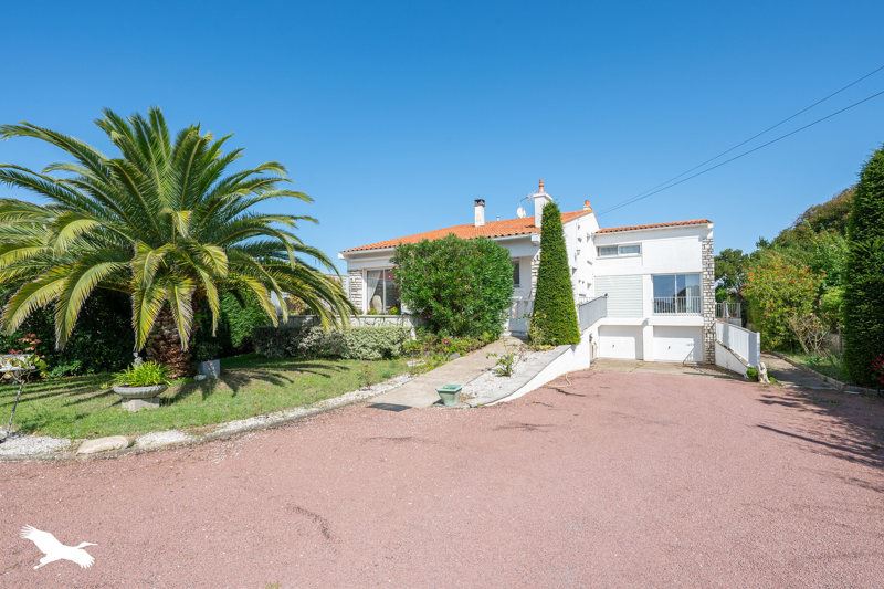 Maison 8 pièces 202 m² · à Bourcefranc-le-Chapus · 202 m² · 462 000 €