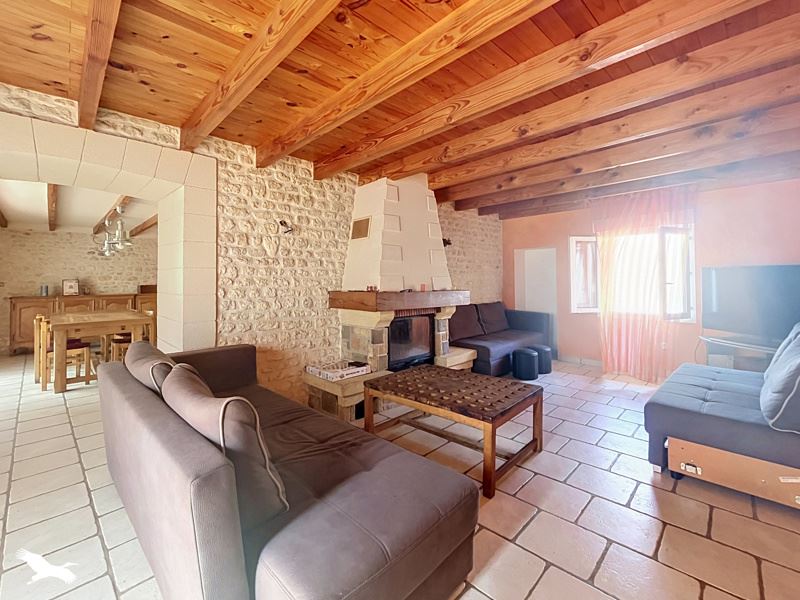 Vente Maison ST JUST LUZAC - 6 pièces -173 m² - (17320)