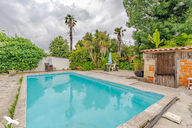 Vente Maison CARBON BLANC - 7 pièces -174 m² - (33560)