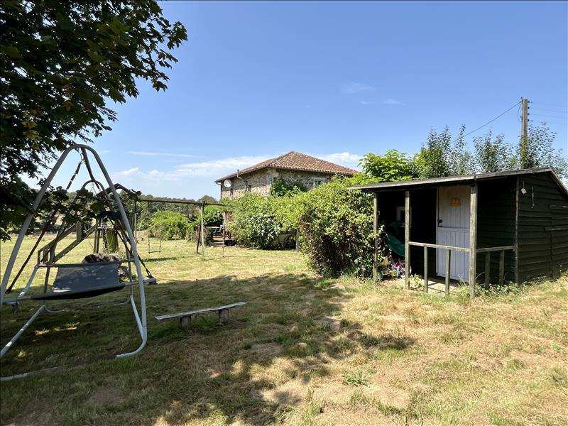 Vente Maison SAULGOND - 4 pièces -105 m² - (16420)