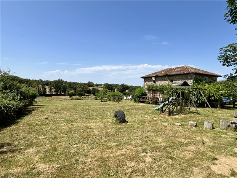 Vente Maison SAULGOND - 4 pièces -105 m² - (16420)