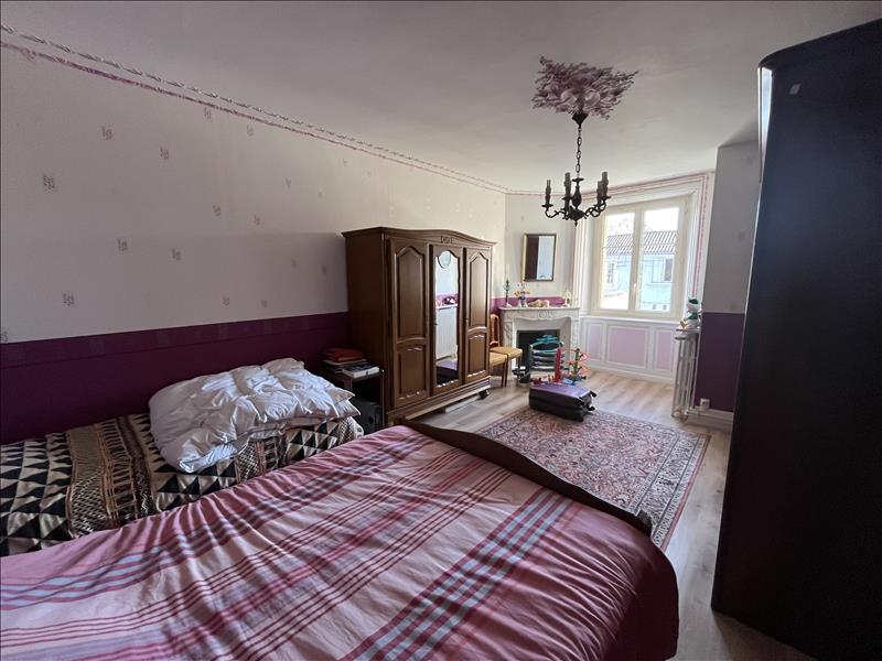 Vente Maison ST JUNIEN - 8 pièces -214 m² - (87200)