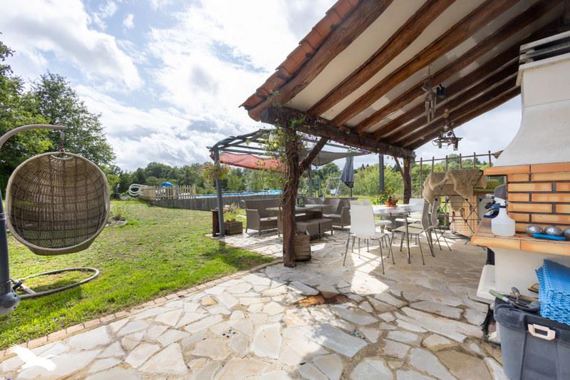 Vente Maison SAULGOND - 5 pièces -248 m² - (16420)