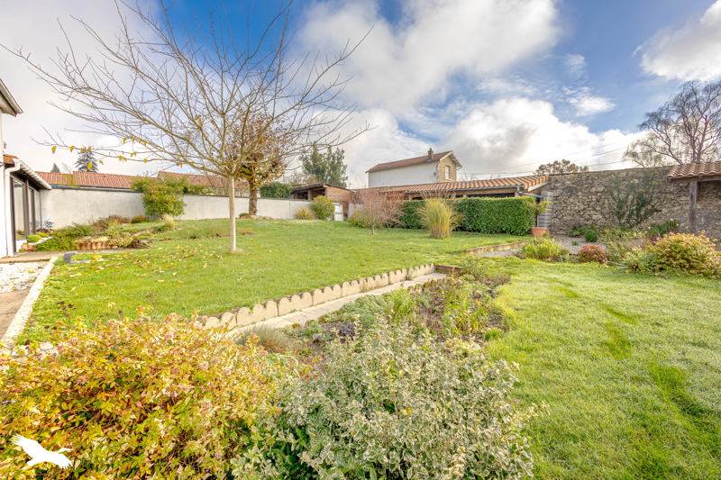 Vente Maison ST JUNIEN - 6 pièces -160 m² - (87200)