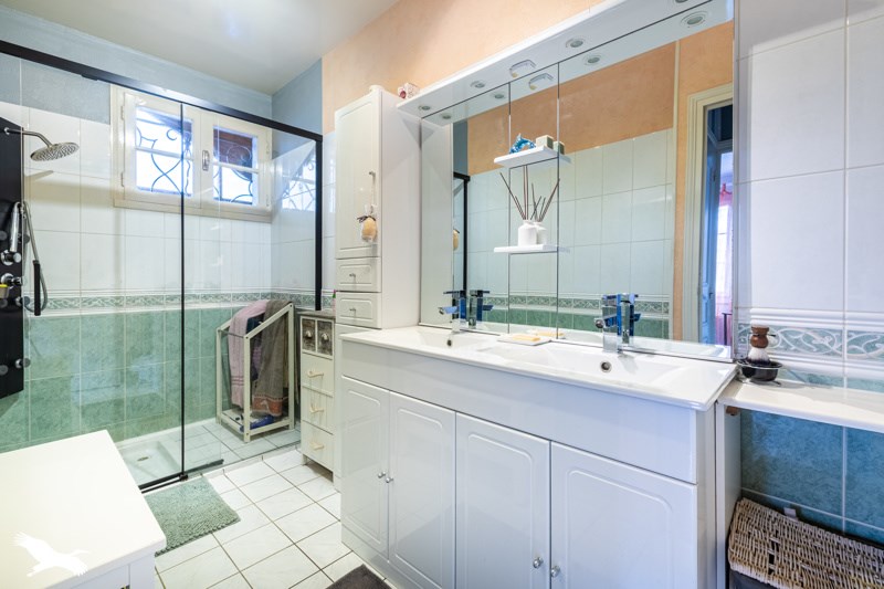 Vente Maison ETAGNAC - 5 pièces -140 m² - (16150)