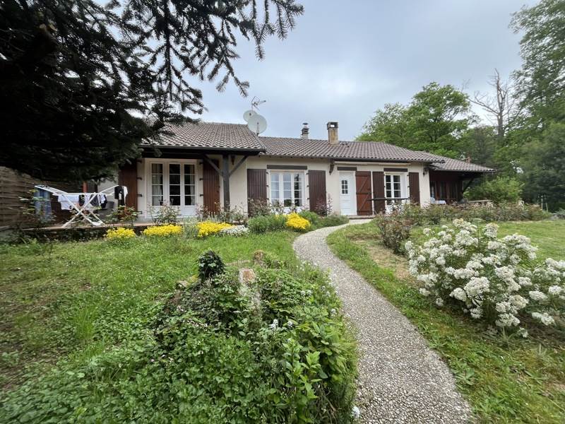 Vente Maison ETAGNAC - 5 pièces -140 m² - (16150)