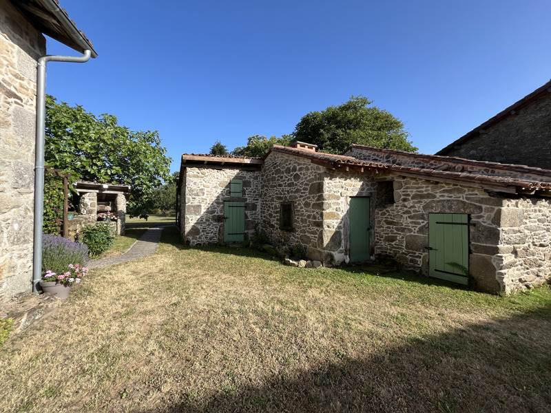 Vente Maison MONTROLLET - 5 pièces -104 m² - (16420)