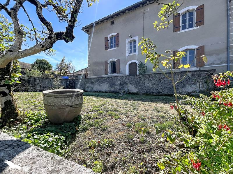 Vente Maison Étagnac - 6 pièces -100 m² - (16150)