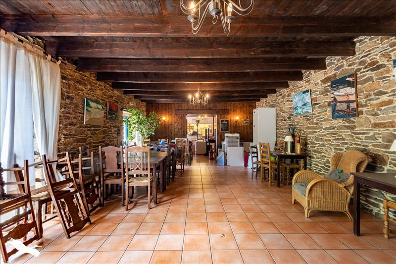 Vente Maison KERNOUES - 8 pièces -141 m² - (29260)