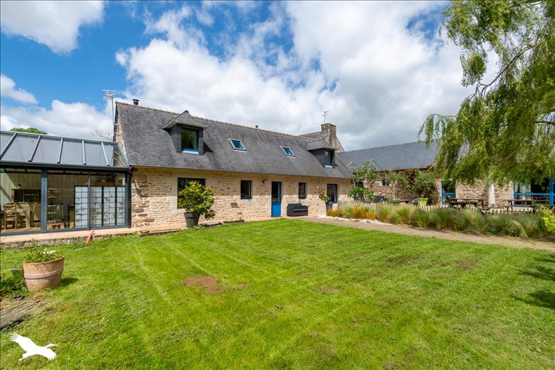 Vente Maison KERNOUES - 8 pièces -141 m² - (29260)