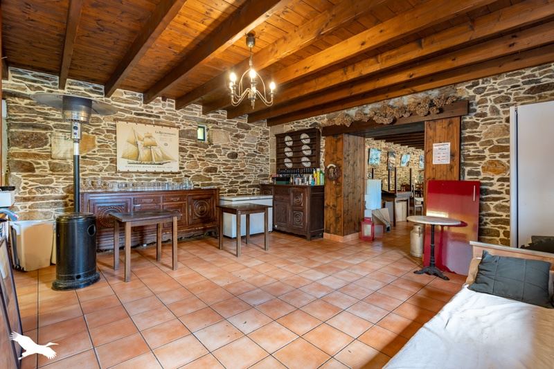 Vente Maison KERNOUES - 8 pièces -141 m² - (29260)