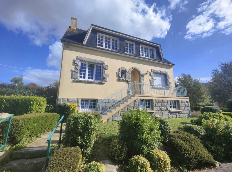 Vente Maison Plonévez-Porzay - 6 pièces -149 m² - (29550)