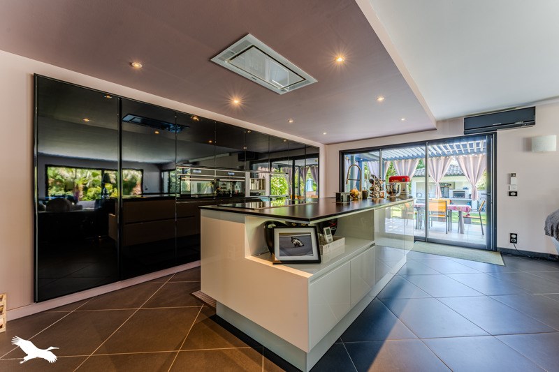 Vente Maison SALLES - 6 pièces -243 m² - (33770)