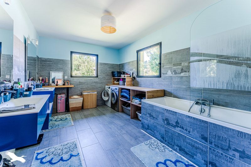 Vente Maison SALLES - 6 pièces -243 m² - (33770)