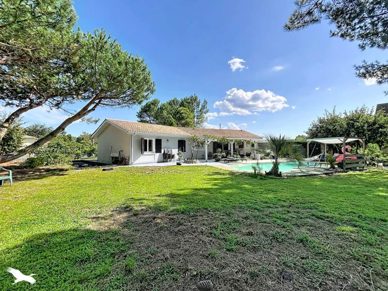 Maison 6 pièces 130 m² · à Salles · 130 m² · 495 000 €