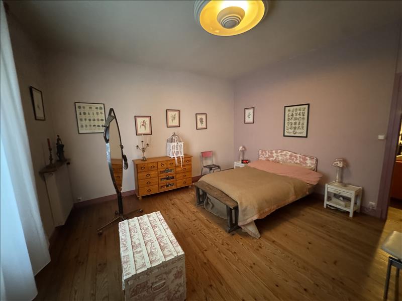 Vente Maison PORT STE FOY ET PONCHAPT - 6 pièces -225 m² - (33220)