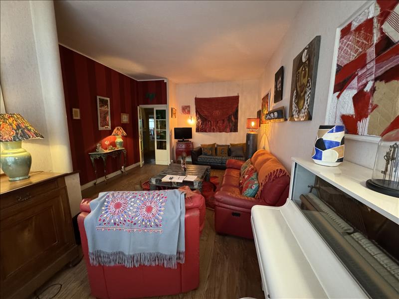 Vente Maison PORT STE FOY ET PONCHAPT - 6 pièces -225 m² - (33220)
