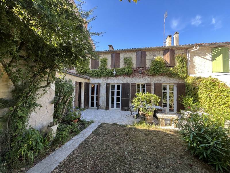 Vente Maison PORT STE FOY ET PONCHAPT - 9 pièces -285 m² - (33220)