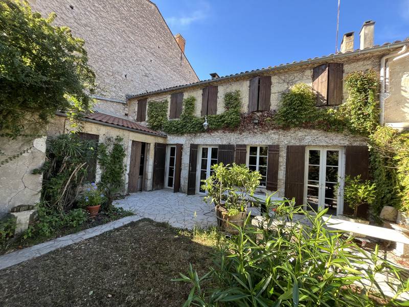 Vente Maison PORT STE FOY ET PONCHAPT - 9 pièces -285 m² - (33220)