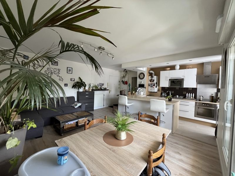 Vente Appartement GUYANCOURT - 3 pièces -63 m² - (78280)