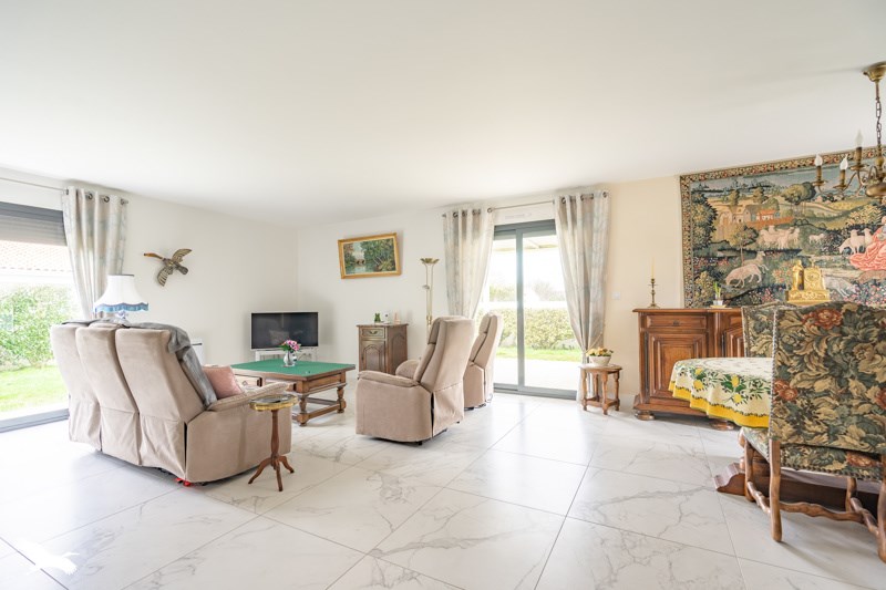 Vente Maison BREUILLET - 4 pièces -120 m² - (17920)