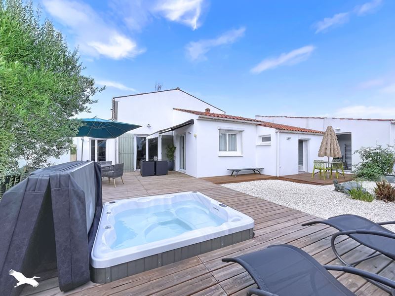 Vente Maison BREUILLET - 4 pièces -110 m² - (17920)