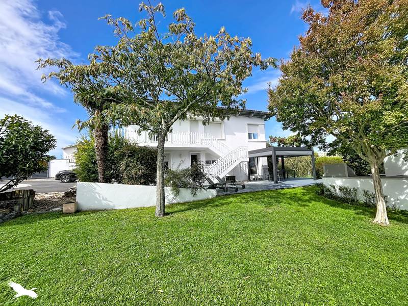Vente Maison VAUX SUR MER 17640 8 pièces - 246 m²