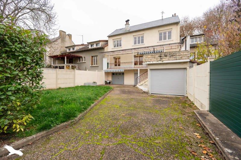 Vente Maison BOURGES - 5 pièces -124 m² - (18000)