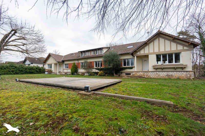 Vente Maison BOURGES - 12 pièces -380 m² - (18000)