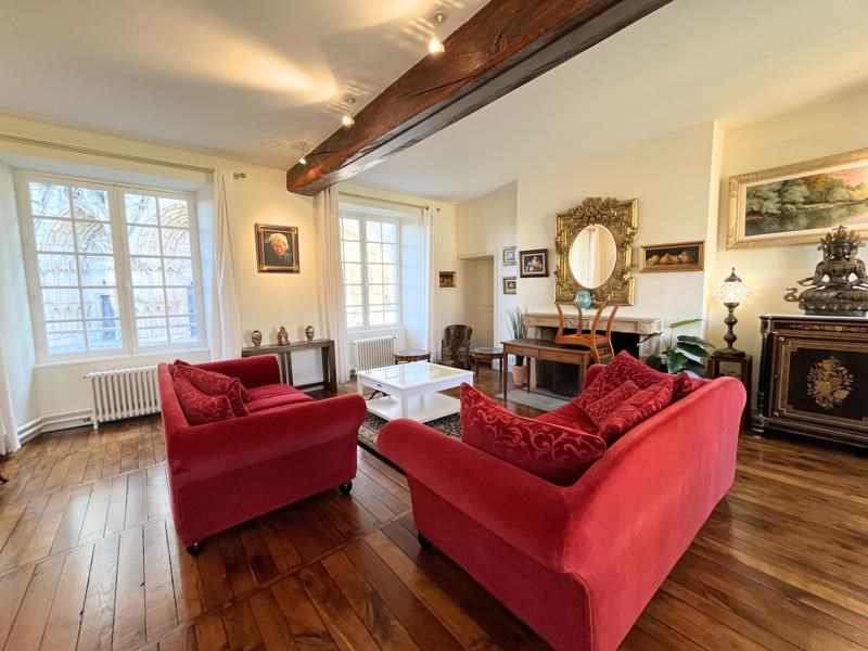 Maison 11 pièces 340 m²