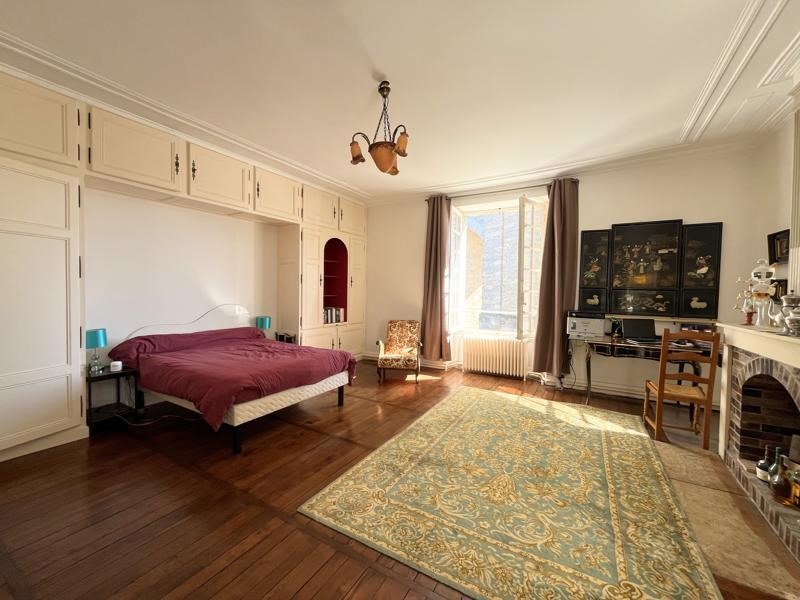 Vente Maison BOURGES - 11 pièces -340 m² - (18000)
