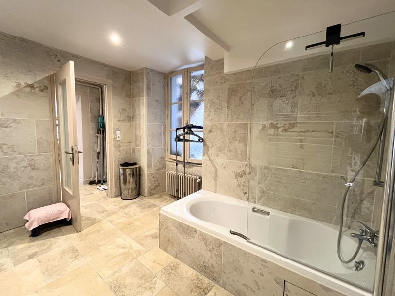 Vente Maison BOURGES - 11 pièces -340 m² - (18000)