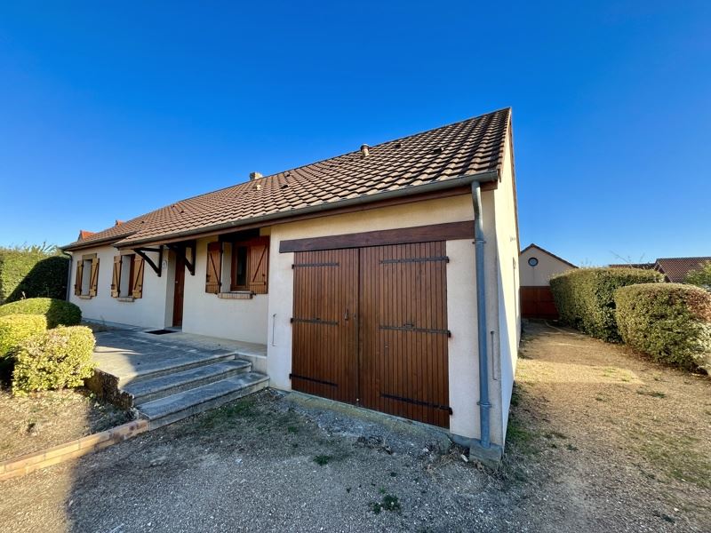 Vente Maison La Chapelle-Saint-Ursin - 4 pièces -100 m² - (18570)