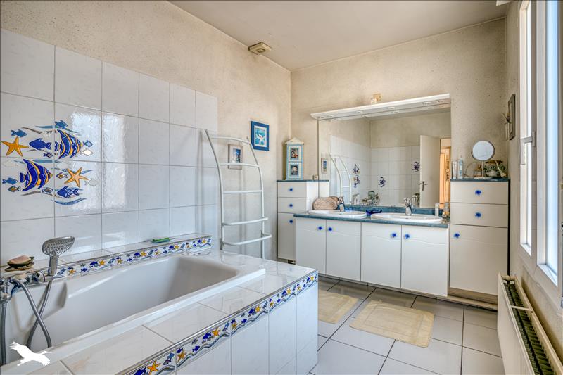 Vente Maison BERGERAC - 7 pièces -237 m² - (24100)