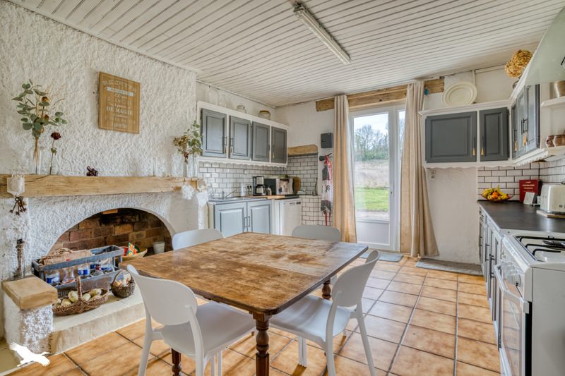 Vente Maison ROUFFIGNAC DE SIGOULES - 10 pièces -260 m² - (24240)