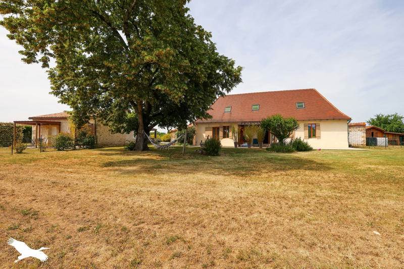 Vente Maison ST LAURENT DES VIGNES - 6 pièces -196 m² - (24100)