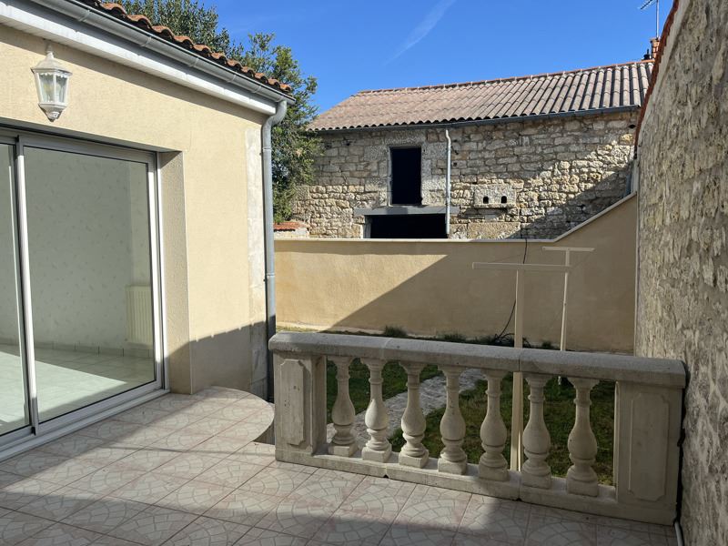 Vente Maison L ISLE D ESPAGNAC - 5 pièces -112 m² - (16340)