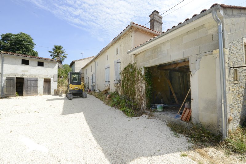 Vente Grange TOUVRE - 3 pièces -101 m² - (16600)
