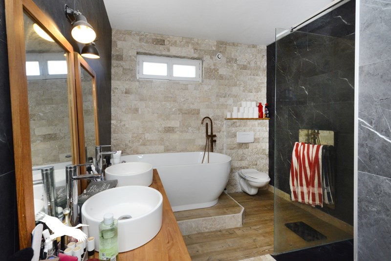 Vente Maison RUELLE SUR TOUVRE - 5 pièces -113 m² - (16600)