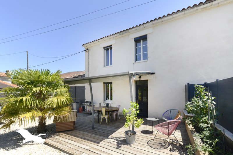 Vente Maison RUELLE SUR TOUVRE - 5 pièces -113 m² - (16600)