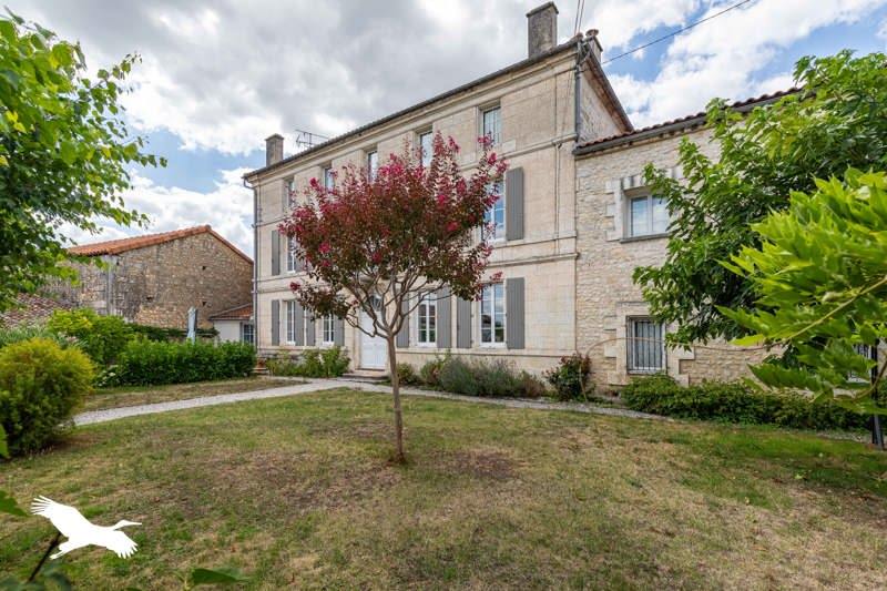 Vente Maison MORNAC - 9 pièces -286 m² - (16600)