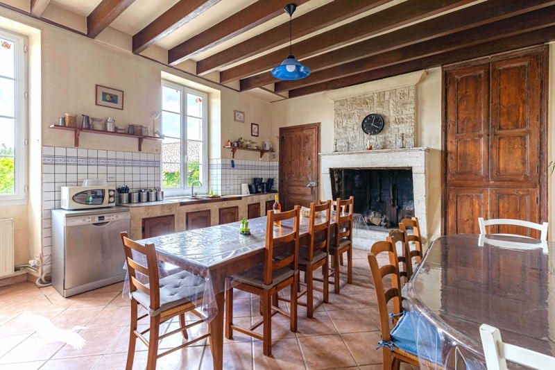 Vente Maison MORNAC - 9 pièces -286 m² - (16600)