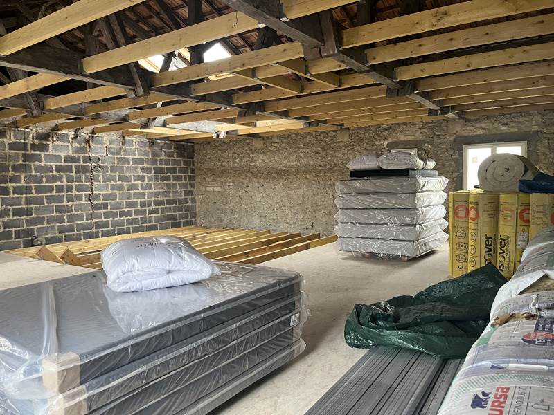 Vente Grange RUELLE SUR TOUVRE - 3 pièces -190 m² - (16600)