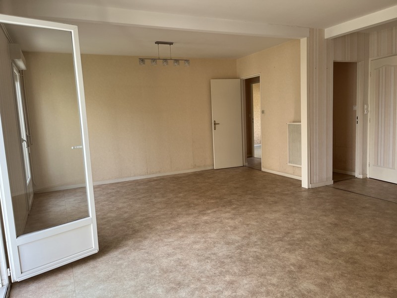 Vente Maison RUELLE SUR TOUVRE - 3 pièces -76 m² - (16600)