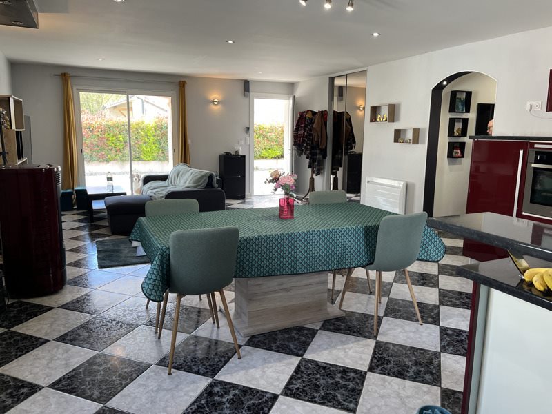 Vente Maison L ISLE D ESPAGNAC - 4 pièces -105 m² - (16340)