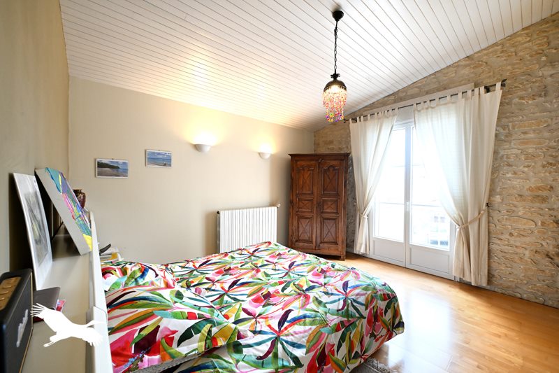 Vente Maison MORNAC - 7 pièces -209 m² - (16600)