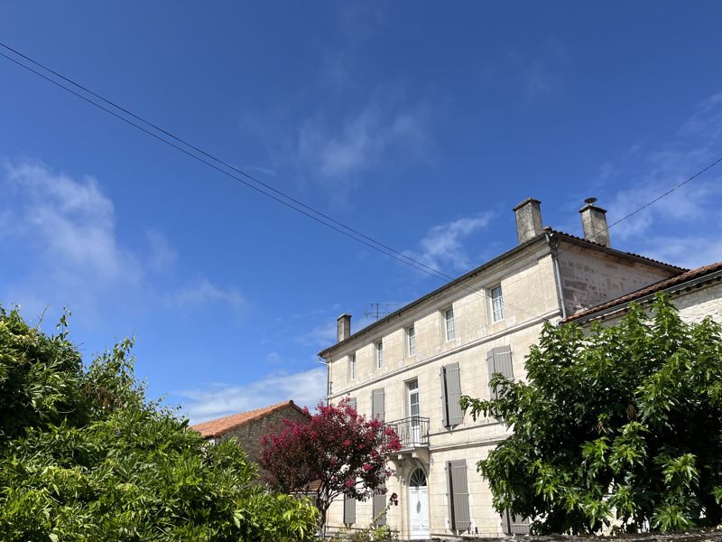 Vente Maison MORNAC - 9 pièces -287 m² - (16600)