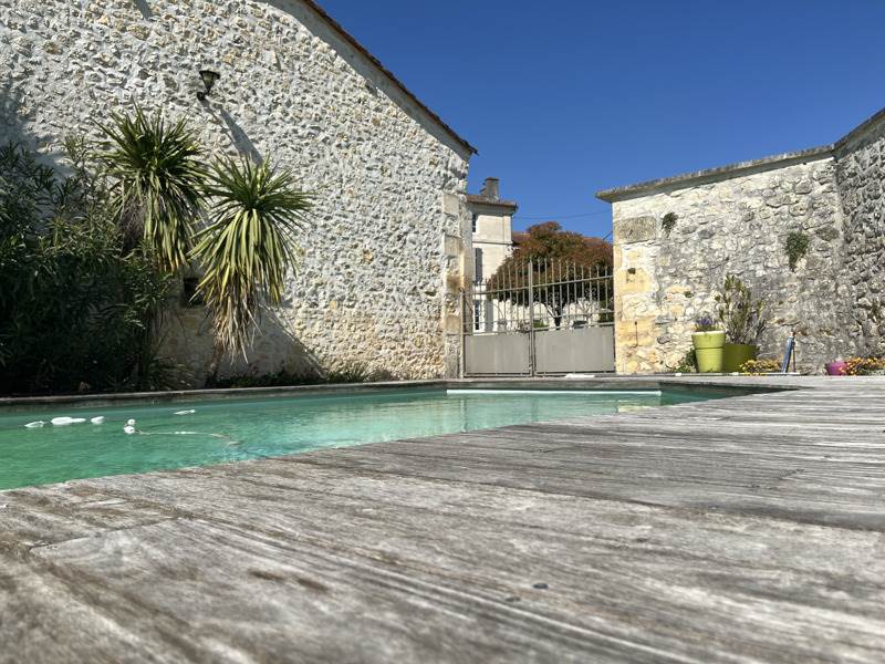 Vente Maison MORNAC - 9 pièces -287 m² - (16600)