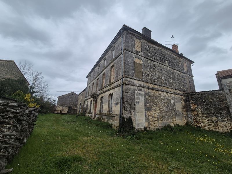 Vente Maison MORNAC - 5 pièces -260 m² - (16600)