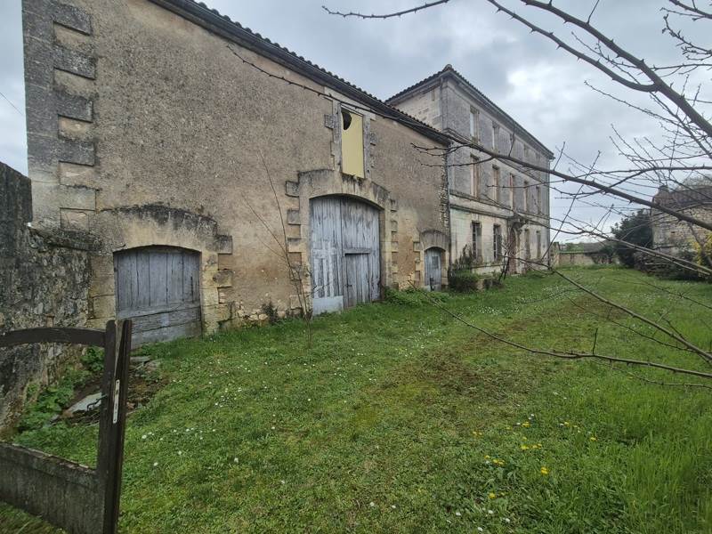 Vente Maison MORNAC - 5 pièces -260 m² - (16600)